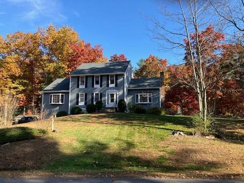 11 Lantern Lane, Londonderry, NH, 03053 | Card Image