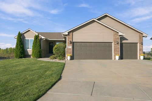 731 S Lakeview St, Haysville, KS, 67060-5200 | Card Image