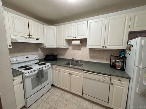 apt-h-20 White Gate Dr, Wappingers Falls, NY, 12590-5073 | Card Image