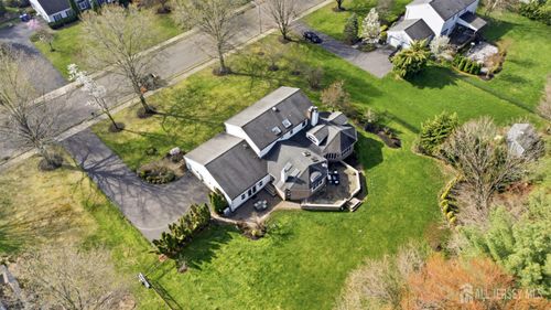 7 Monroe Pl, Cranbury, NJ, 08512-2711 | Card Image