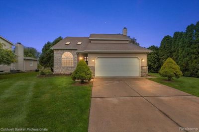 349 Mansfield Drive, Home with 3 bedrooms, 2 bathrooms and null parking in Lapeer MI | Image 1