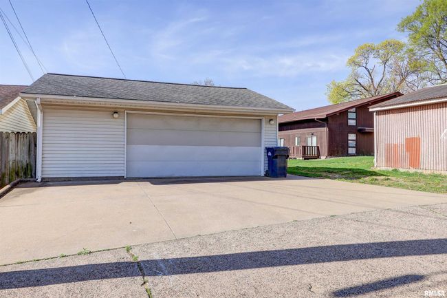 512 10 Th Ave S, House other with 3 bedrooms, 1 bathrooms and null parking in Clinton IA | Image 21