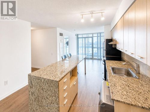 712-29 Singer Court, Toronto (Bayview Village), ON, M5V3Z7 | Card Image