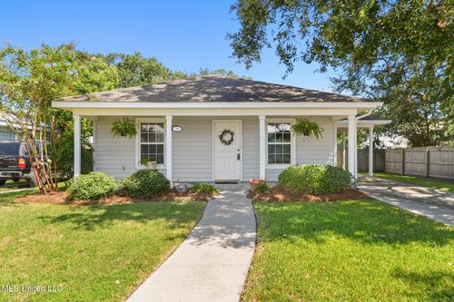 311 Demontluzin Ave, Bay Saint Louis, MS, 39520-4407 | Card Image