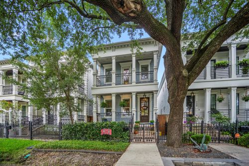 732 E 28th St, Houston, TX, 77009-1020 | Card Image