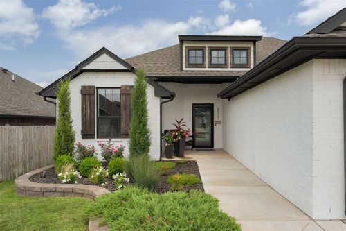 8317 Poplar Drive, Edmond, OK, 73034 | Card Image
