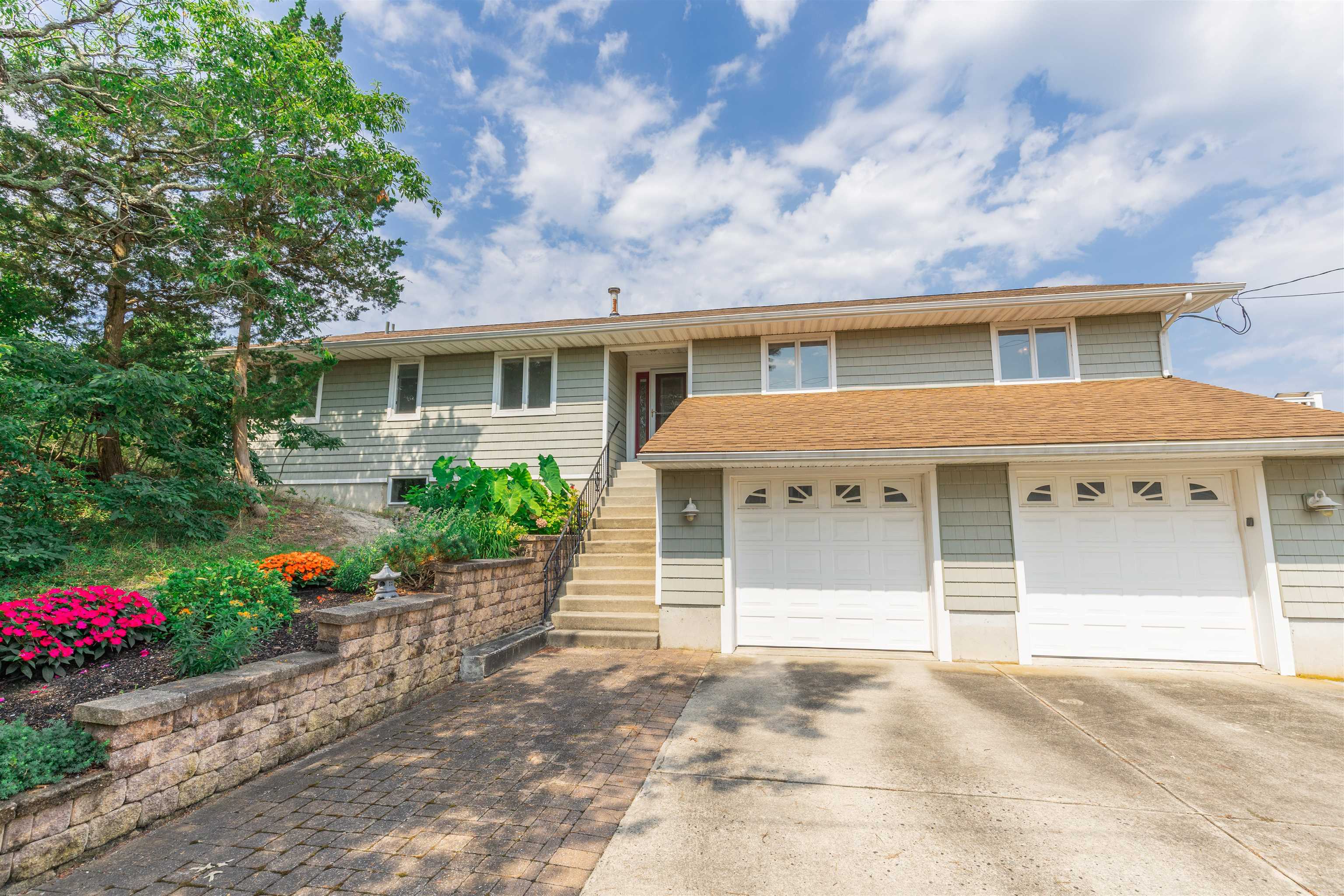 Crest Pl, Cape May, NJ 08204