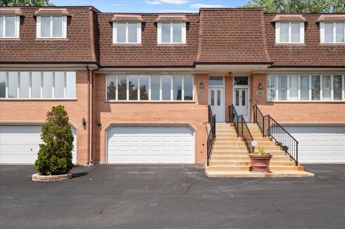 5332 Fairview Ln, Skokie, IL, 60077-3498 | Card Image