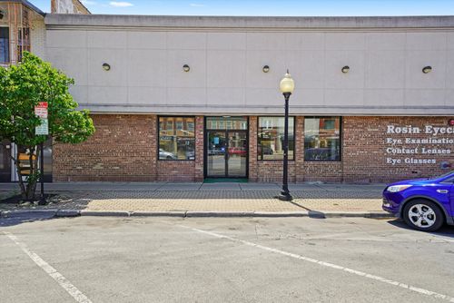 6233 Cermak Rd, Berwyn, IL, 60402-2317 | Card Image