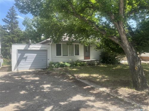 1012 Main St, Rosetown, SK, S0L2V0 | Card Image