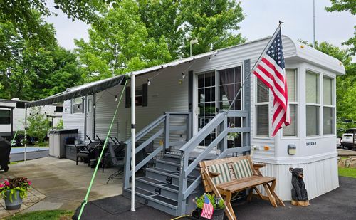 4223 E Parkway, Gatlinburg, TN, 37738-6457 | Card Image