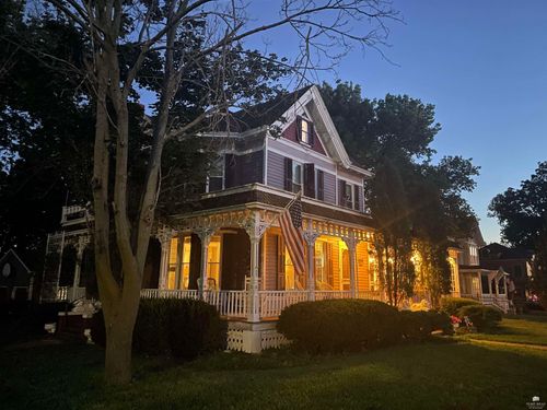 132 E 2nd St, Minneapolis, KS, 67467-2402 | Card Image
