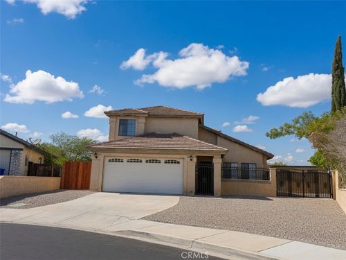 13560 Ironstone Cir, Victorville, CA, 92392 | Card Image