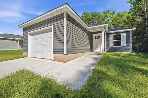 135 Loftin St, Defuniak Springs, FL, 32435-2730 | Card Image