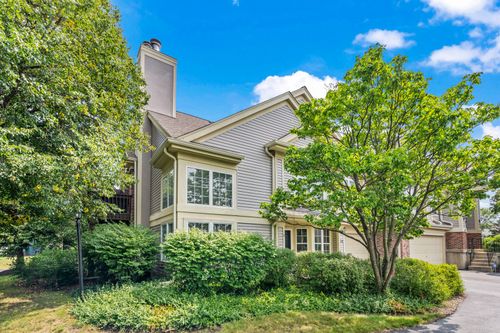 47-1-607 Stone Brook Ct, Elk Grove Village, IL, 60007-4095 | Card Image