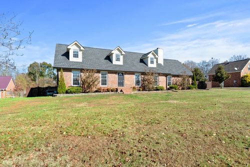 102 Pennsylvania Ave, White House, TN, 37188-9238 | Card Image