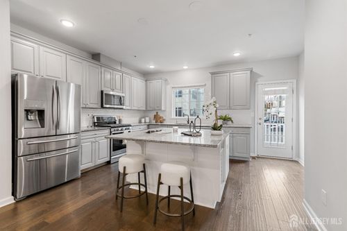 68 Wesmont Dr, Wood Ridge, NJ, 07075-2152 | Card Image