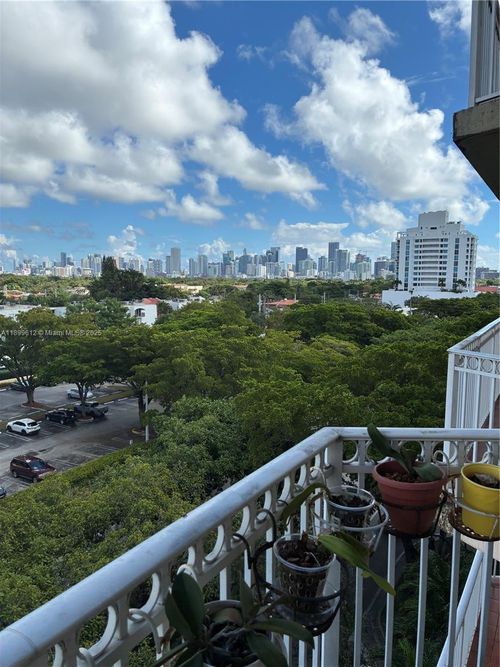 apt-808-1650 Coral Way, Miami, FL, 33145-2883 | Card Image