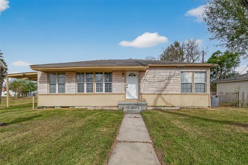 1221 Parkway St, Baytown, TX, 77520-7124 | Card Image