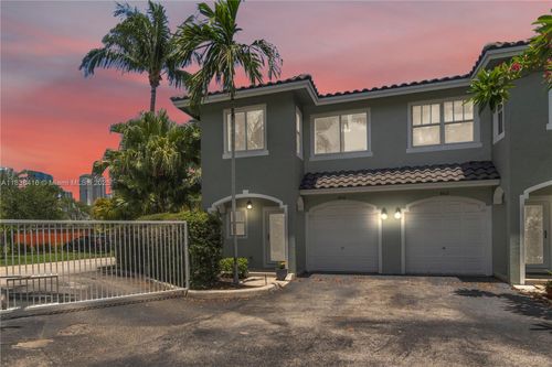 800 Sw 4th Ave, Fort Lauderdale, FL, 33315-3876 | Card Image