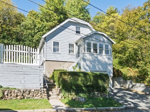 14 Willard St, Waltham, MA, 02451-1808 | Card Image
