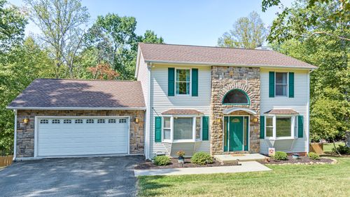 121 Oak Ridge Ct, Blue Ridge, VA, 24064-1661 | Card Image