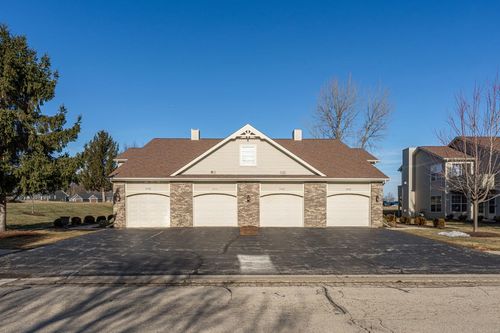 7636 Creek Bnd, Rockford, IL, 61114-6667 | Card Image