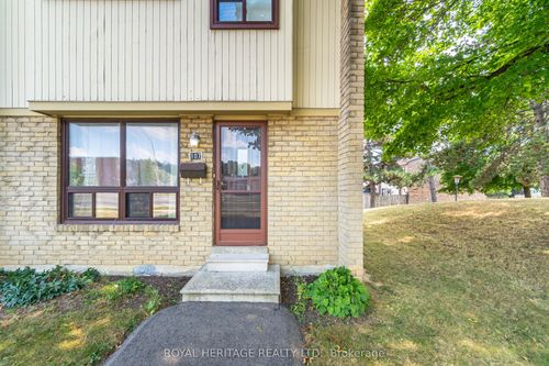 107 Guildford Cres, Brampton, ON, L6S3K2 | Card Image
