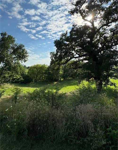 30105 Salem Rd, Weston, MO, 64098-9082 | Card Image