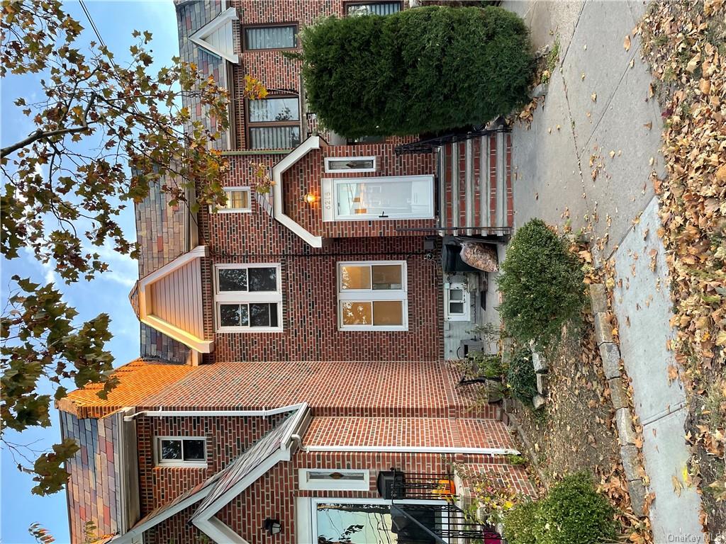 Dry Harbor Rd, Middle Village, NY 11379