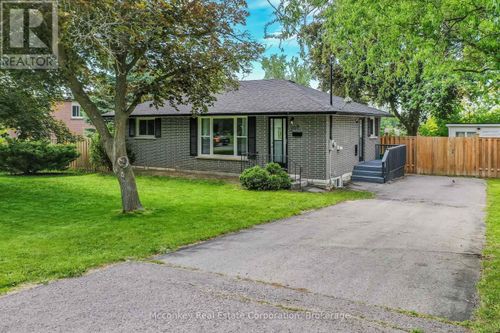 308 Collison Ave, Peterborough, ON, K9J1A6 | Card Image