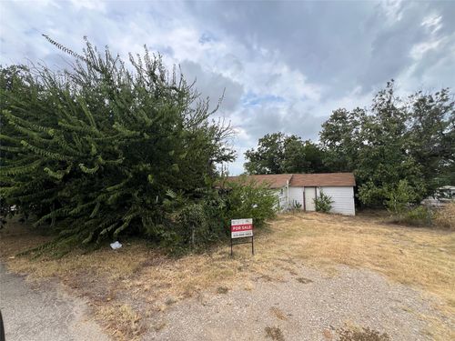 716 14th St, Coleman, TX, 76834-7126 | Card Image