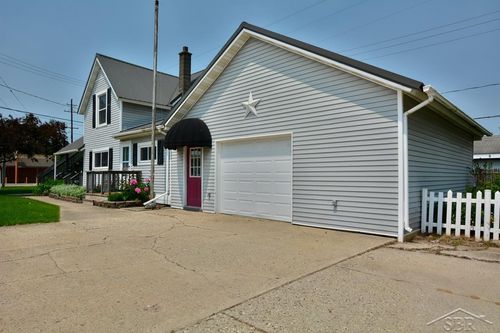 315 S Ross St, Beaverton, MI, 48612-8160 | Card Image