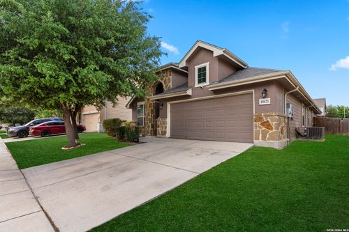 10421 Macarthur Way, Converse, TX, 78109-1990 | Card Image