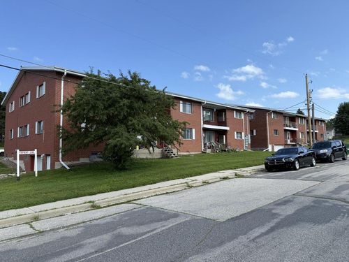416-404 S 16th Avenue, West Bend, WI, 53095 | Card Image