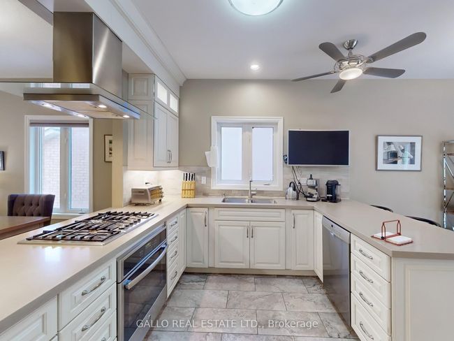 28 Headwater Cres, House other with 5 bedrooms, 5 bathrooms and 3 parking in Richmond Hill ON | Image 8