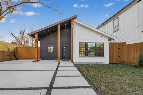 410 E 33rd St, Houston, TX, 77018-7745 | Card Image