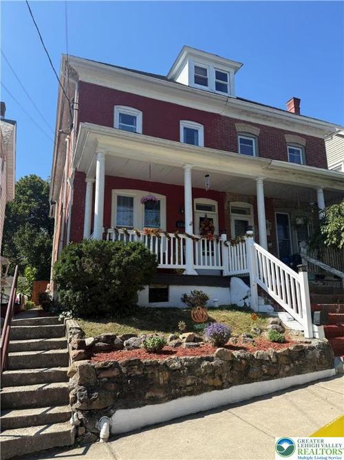 133 Diamond St, Slatington, PA, 18080-1518 | Card Image