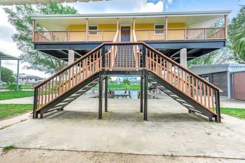 cr776-302 Palm Dr, Liverpool, TX, 77577-9725 | Card Image