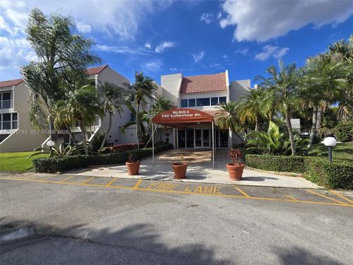 apt-111-140 Lakeview Dr, Weston, FL, 33326-2518 | Card Image
