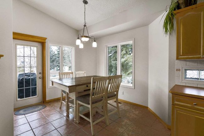 9 Chaparral Cove Se, House other with 4 bedrooms, 3 bathrooms and 4 parking in Calgary AB | Image 9