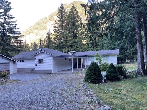 19552 Silver Skagit Rd, Hope, BC, V0X1L2 | Card Image