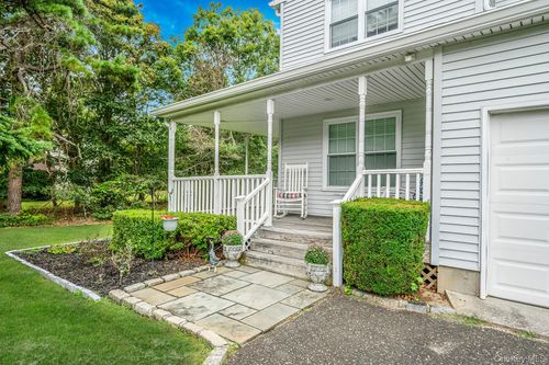 11 Patrick Ln, Ridge, NY, 11961-3400 | Card Image