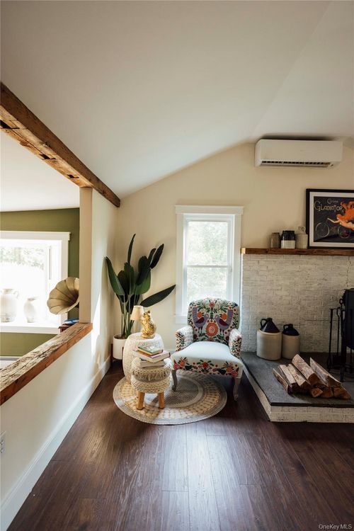 2 Locust St, Chatham, NY, 12037-1026 | Card Image