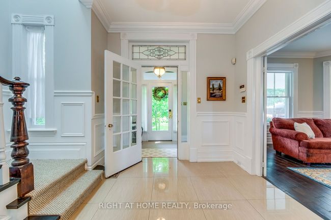 118 Main St S, House other with 5 bedrooms, 4 bathrooms and 10 parking in Brampton ON | Image 11
