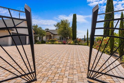 2300 Mill Creek Lane, Healdsburg, CA, 95448 | Card Image