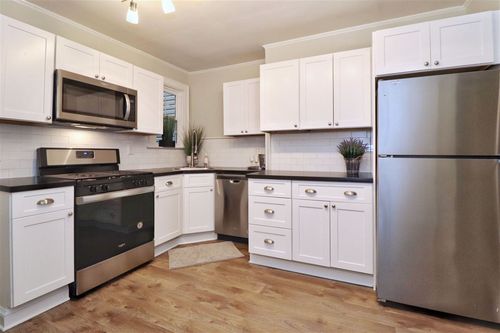 apt-2r-63 Laidlaw Ave, Jersey City, NJ, 07306-1525 | Card Image