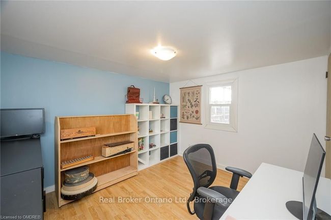 3318 Dundas St, House other with 3 bedrooms, 2 bathrooms and 6 parking in Burlington ON | Image 31