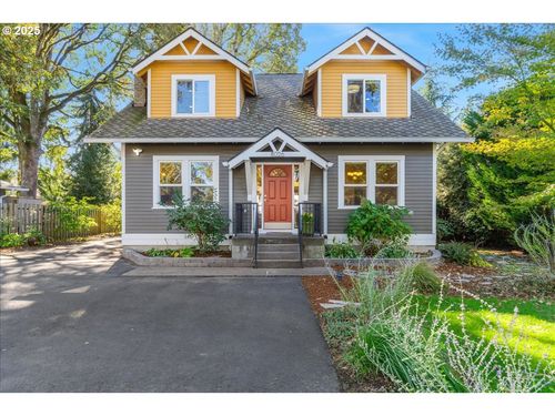 8026 Sw Pine St, Portland, OR, 97223-8776 | Card Image