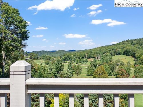 832 Hemlock Dr, Newland, NC, 28657-8805 | Card Image